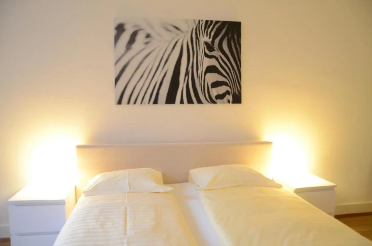 Apartamento Rent A Home Landskronstrasse - Self Check-In Basilea